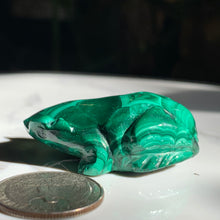 Load image into Gallery viewer, Malachite Frog 56 grams