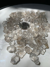 Load image into Gallery viewer, Petroleum Quartz 90 gram LOT