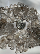 Load image into Gallery viewer, Petroleum Quartz 90 gram LOT
