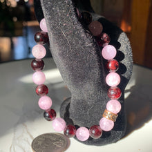 Load image into Gallery viewer, 8mm AA Kunzite and AA Garnet Bracelet 7.5"