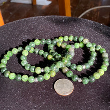 Load image into Gallery viewer, 8mm Chrome Diopside Bracelet 7.5"