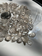 Load image into Gallery viewer, Petroleum Quartz 90 gram LOT