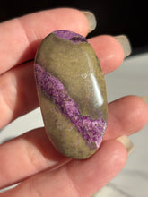 Load image into Gallery viewer, Atlantisite Palms- heart or oval