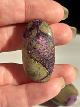 Load image into Gallery viewer, Atlantisite Palms- heart or oval