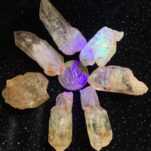 Load image into Gallery viewer, Rough Petroleum Quartz