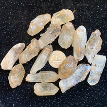 Load image into Gallery viewer, Rough Petroleum Quartz