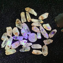 Load image into Gallery viewer, Rough Petroleum Quartz