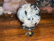 Load image into Gallery viewer, Handmade Mala Style Sphere Stands