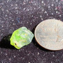 Load image into Gallery viewer, Raw Peridot Pieces