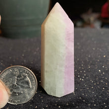 Load image into Gallery viewer, Kunzite/hiddenite Point