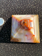 Load image into Gallery viewer, Druzy Agate Pyramid