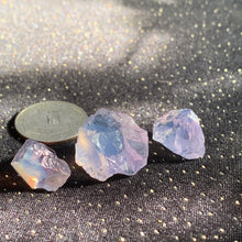 Load image into Gallery viewer, Small Pieces Lavender Quartz