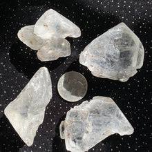 Load image into Gallery viewer, Fishtail Selenite chunks