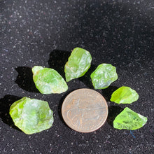 Load image into Gallery viewer, Raw Peridot Pieces