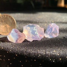 Load image into Gallery viewer, Small Pieces Lavender Quartz