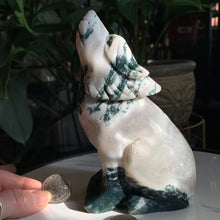 Load image into Gallery viewer, 5.7” Moss Agate Wolf 736 grams
