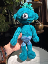 Load image into Gallery viewer, Blue Cyclops 11&quot;
