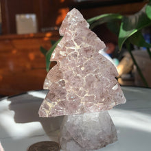 Load image into Gallery viewer, 3.9&quot; Amazing Cluster Geode Christmas Tree 266g
