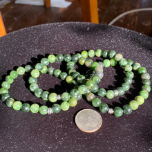 Load image into Gallery viewer, 8mm Chrome Diopside Bracelet 7.5&quot;
