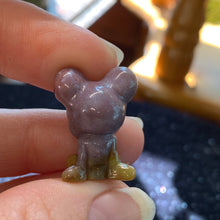 Load image into Gallery viewer, Super Tiny Mouse Carving!
