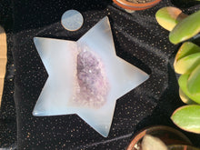 Load image into Gallery viewer, Druzy Agate Star w/Purple Druzy
