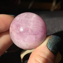 Load image into Gallery viewer, 1.25&quot; Kunzite Sphere 54 grams
