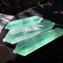 Load image into Gallery viewer, Green Fluorite Double Point- Small
