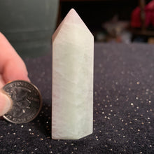 Load image into Gallery viewer, Kunzite/hiddenite Point
