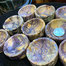 Load image into Gallery viewer, Mini Brecciated Fluorite bowls/Sphere stand
