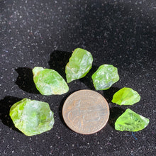 Load image into Gallery viewer, Raw Peridot Pieces
